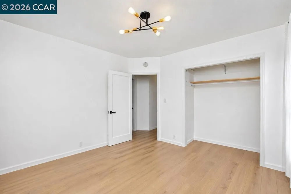 1637 100th Ave Oakland, CA 94603