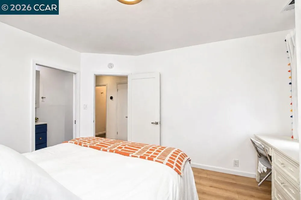 1637 100th Ave Oakland, CA 94603