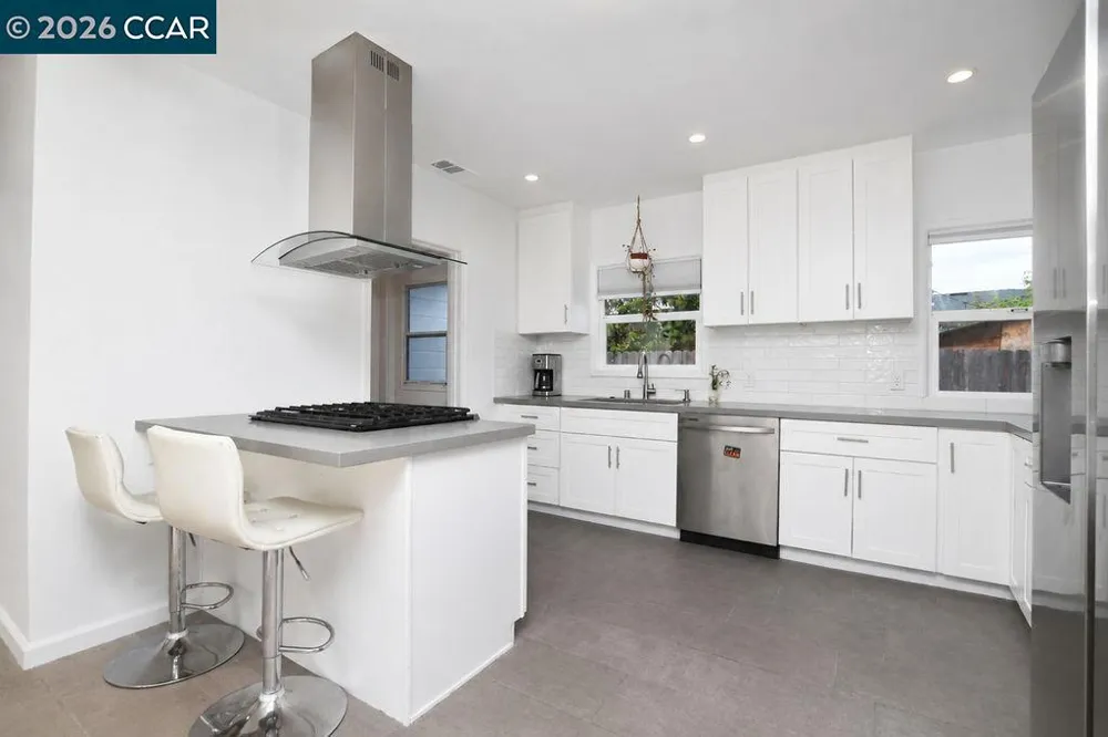 1637 100th Ave Oakland, CA 94603