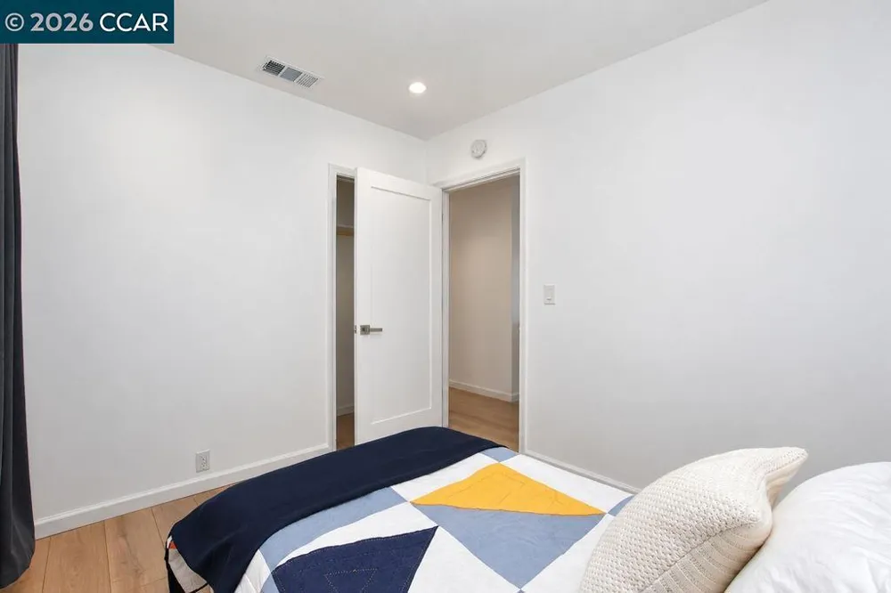 1637 100th Ave Oakland, CA 94603