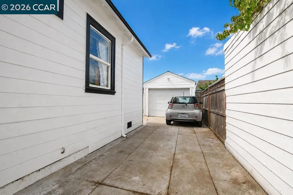 1637 100th Ave Oakland, CA 94603
