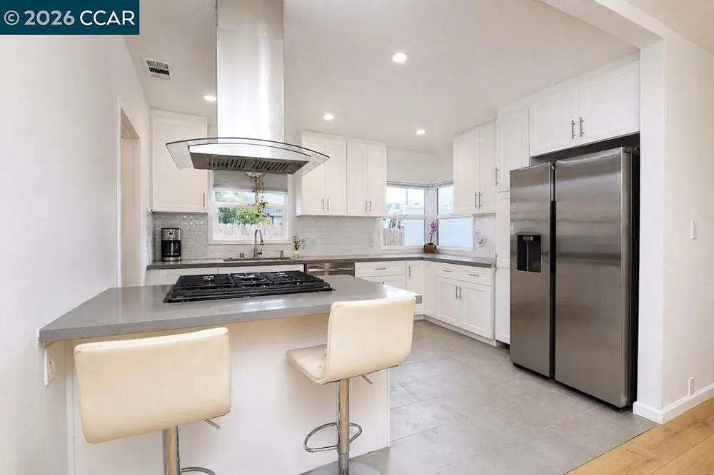 1637 100th Ave Oakland, CA 94603