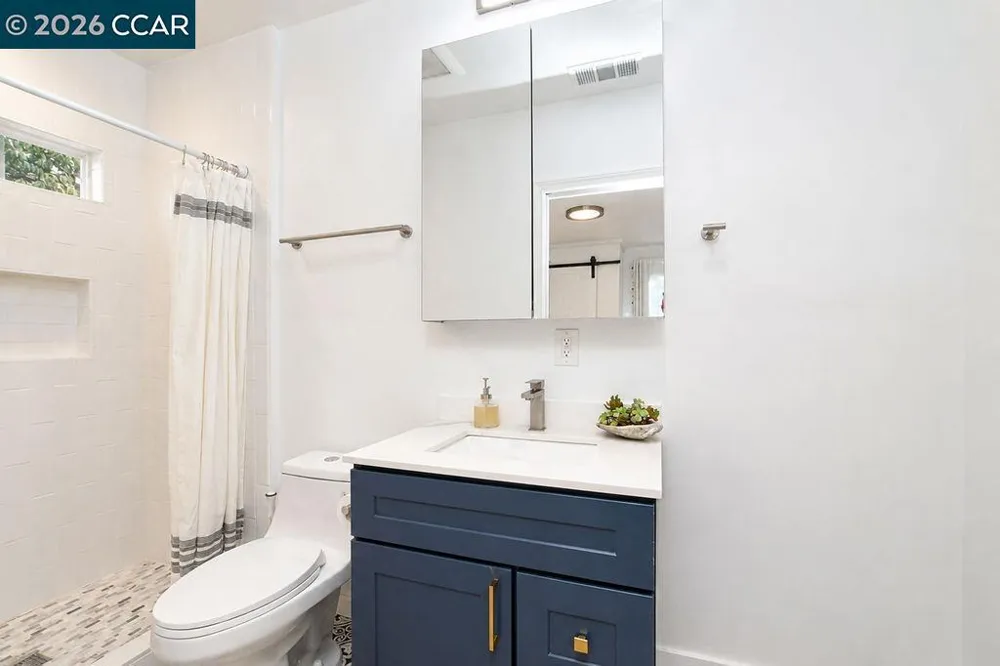 1637 100th Ave Oakland, CA 94603