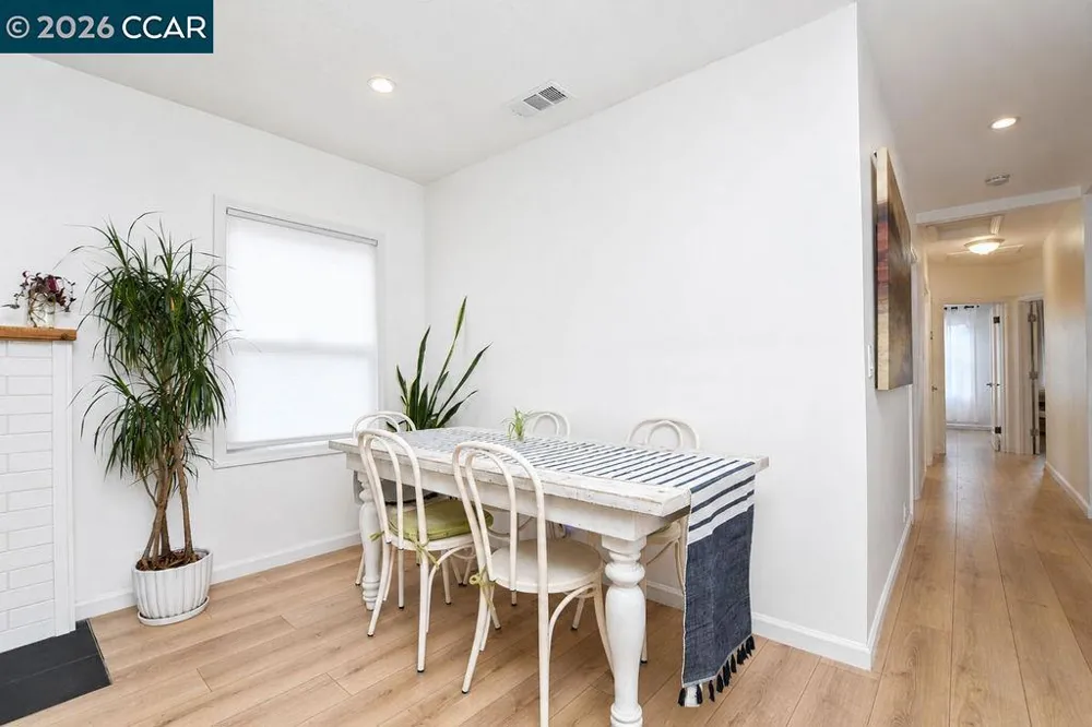1637 100th Ave Oakland, CA 94603