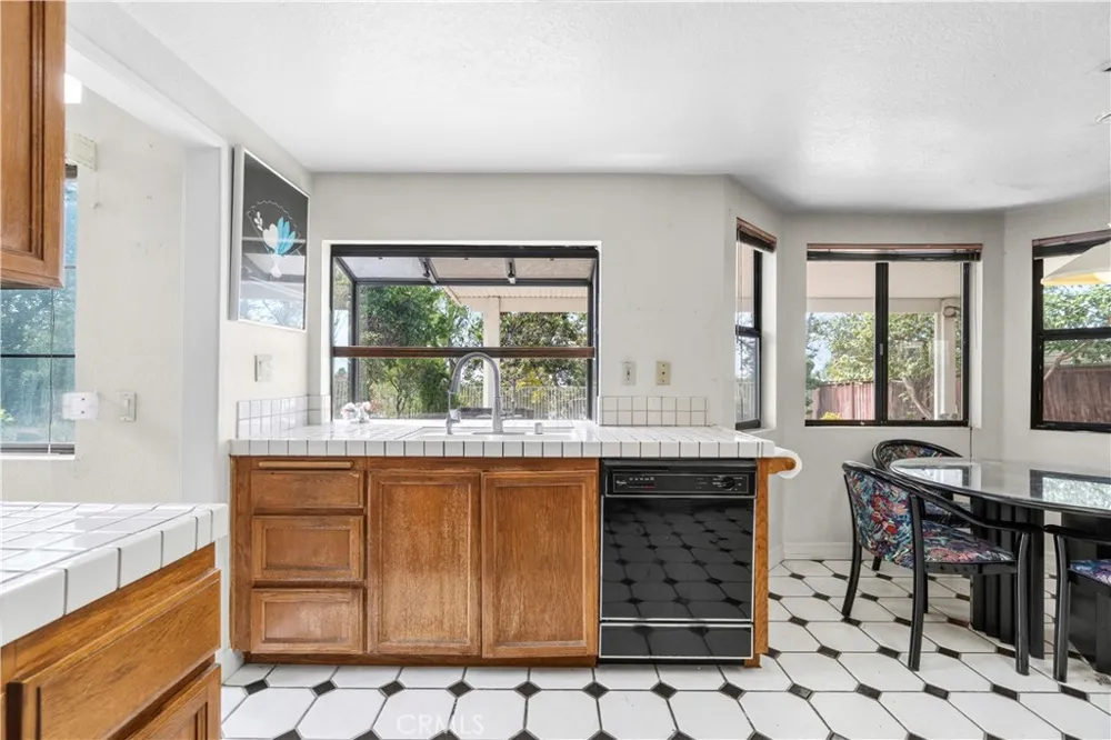 10133 Saddlehill Rancho Cucamonga, CA 91737