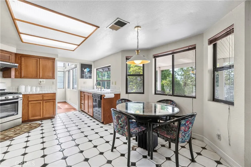 10133 Saddlehill Rancho Cucamonga, CA 91737