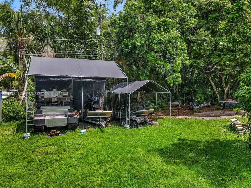 6105 SW 55th Ct Davie, FL 33314