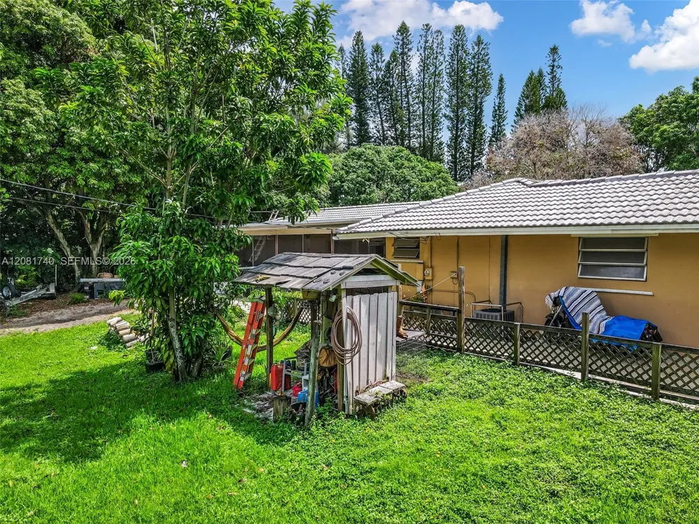 6105 SW 55th Ct Davie, FL 33314