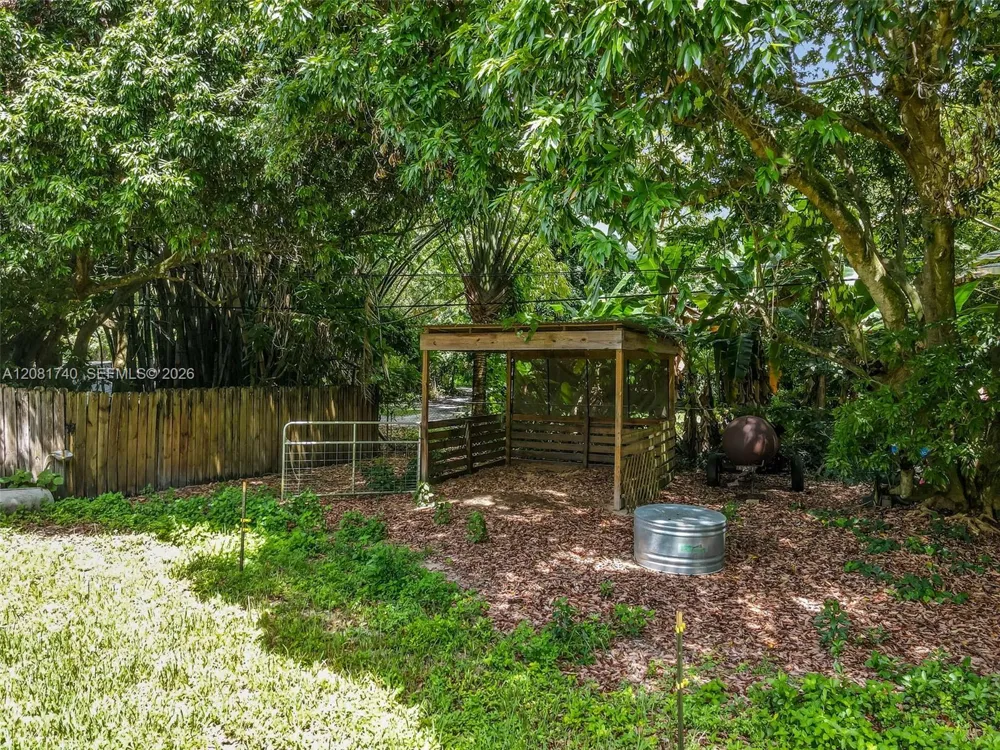 6105 SW 55th Ct Davie, FL 33314