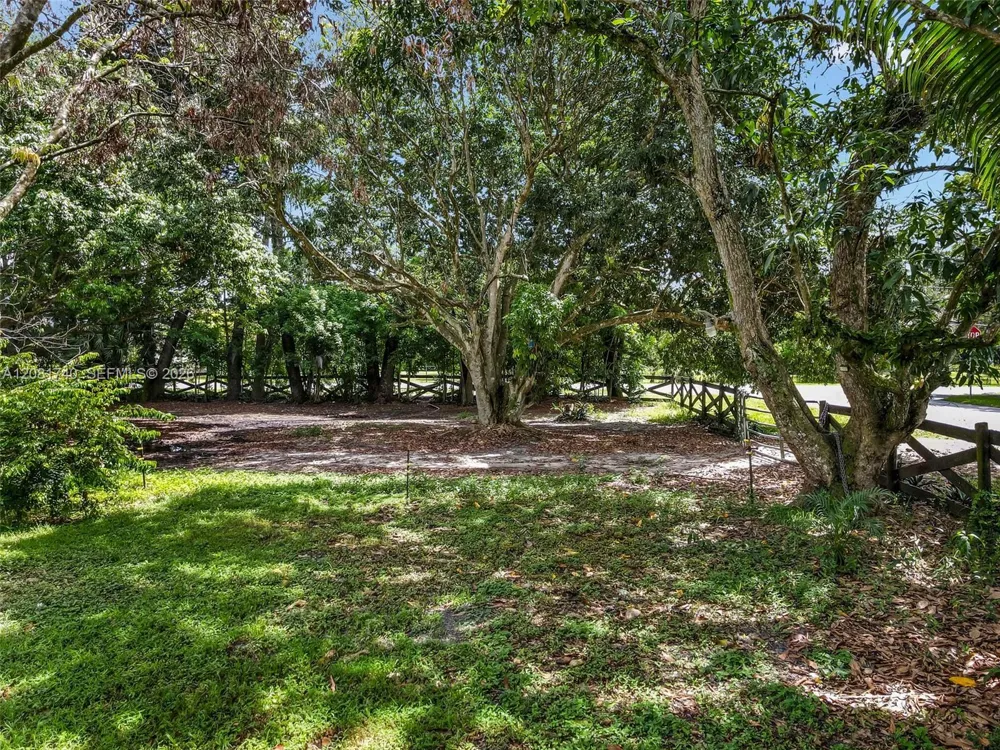 6105 SW 55th Ct Davie, FL 33314