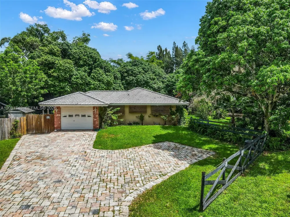6105 SW 55th Ct Davie, FL 33314