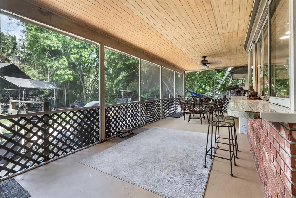 6105 SW 55th Ct Davie, FL 33314