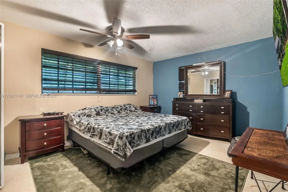 6105 SW 55th Ct Davie, FL 33314