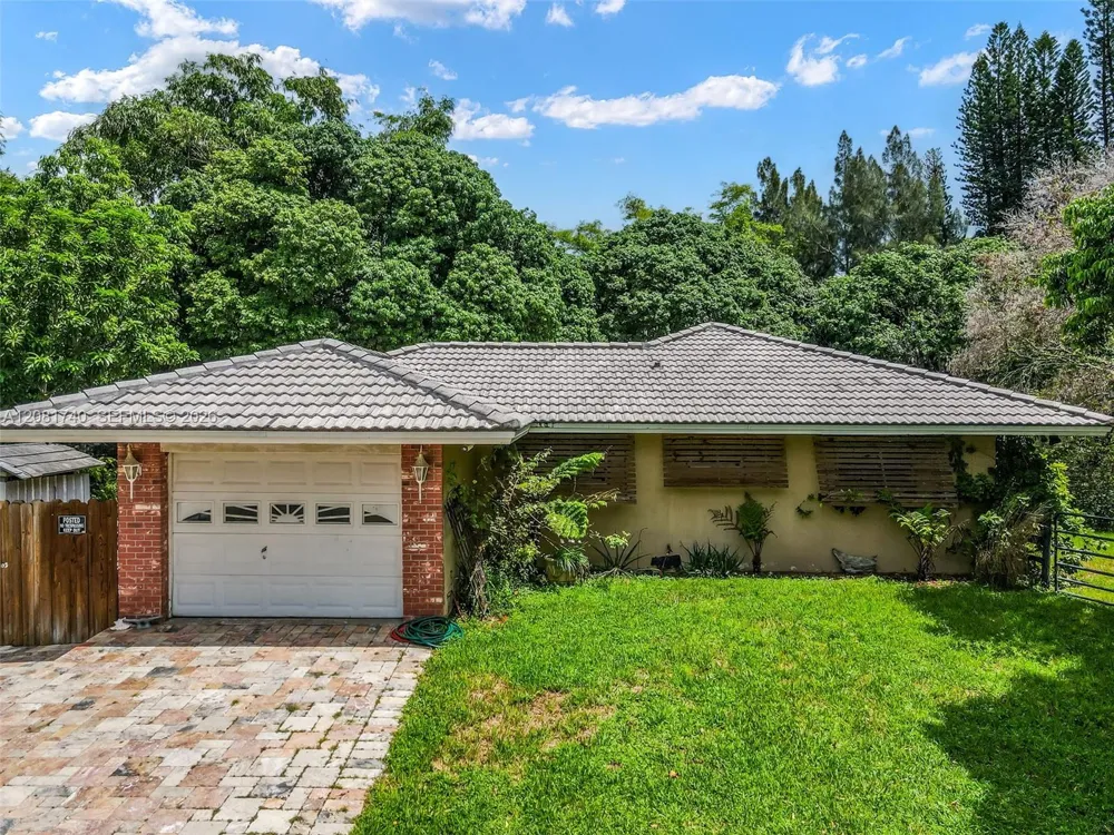 6105 SW 55th Ct Davie, FL 33314