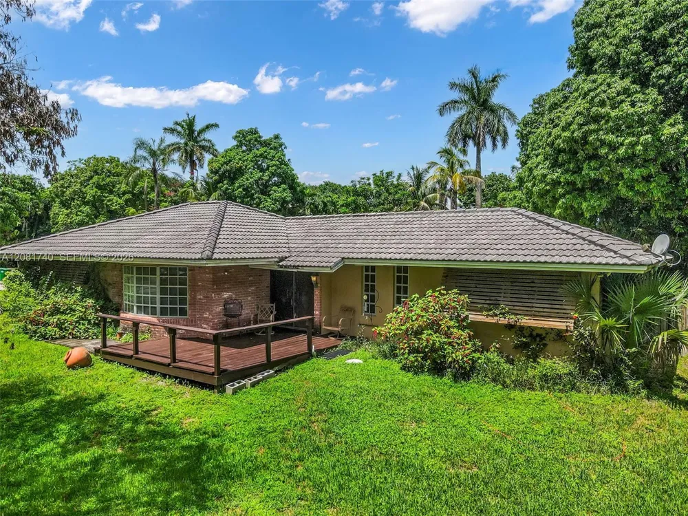 6105 SW 55th Ct Davie, FL 33314