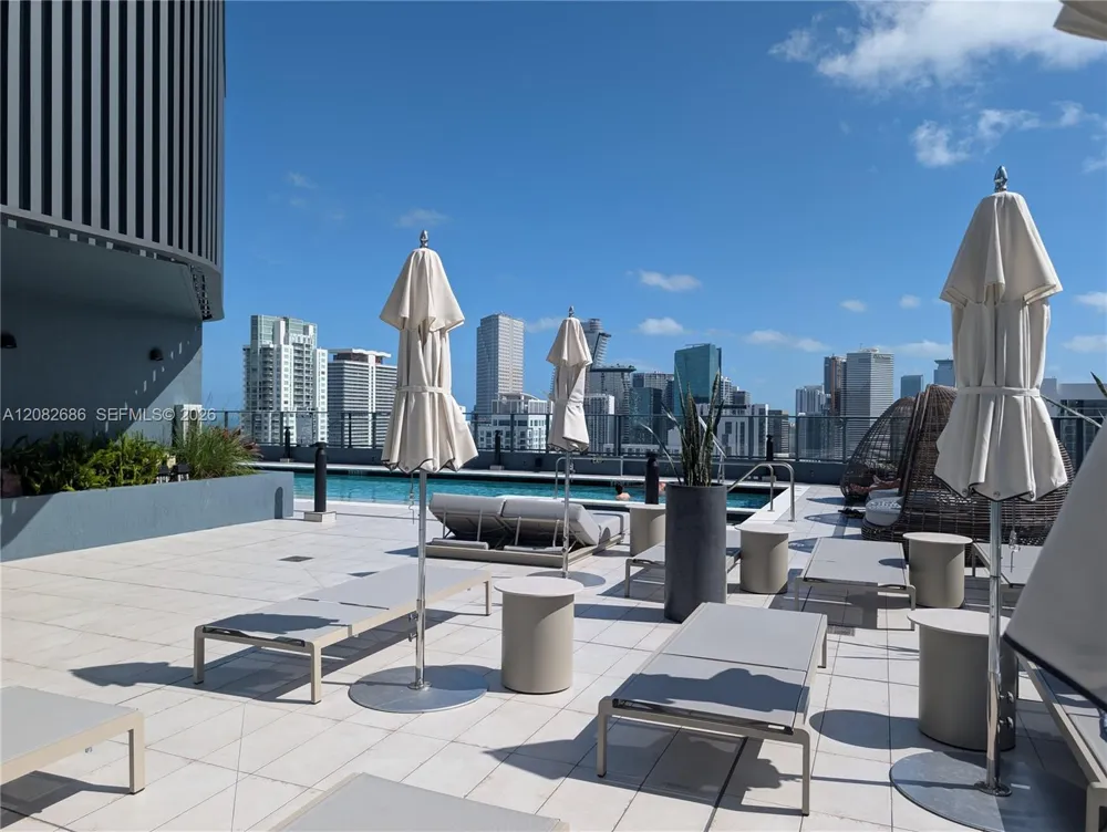 121 NE 5th St #1209 Miami, FL 33132