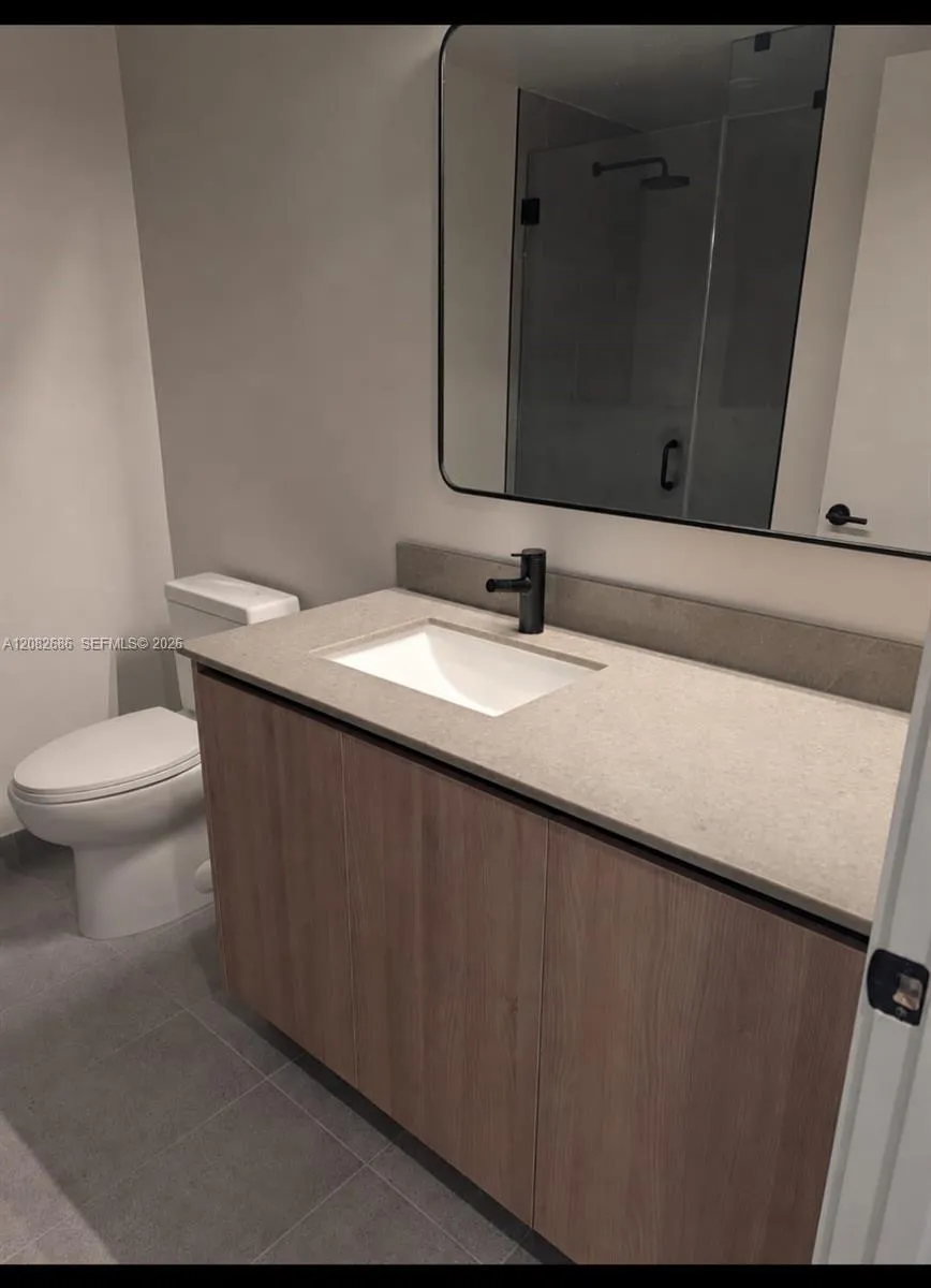 121 NE 5th St #1209 Miami, FL 33132