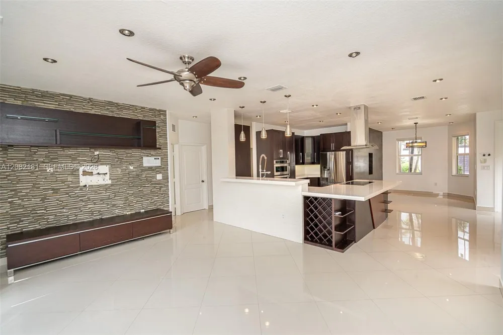 7670 NW 113th Path Doral, FL 33178