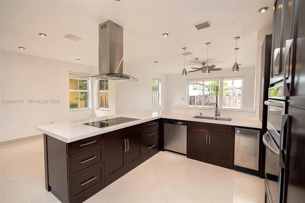 7670 NW 113th Path Doral, FL 33178