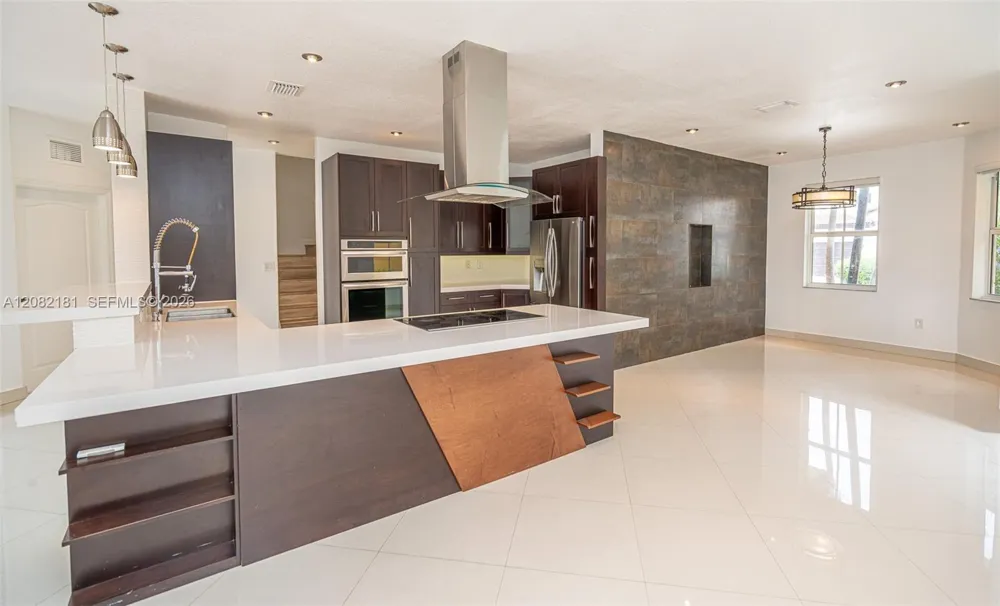 7670 NW 113th Path Doral, FL 33178