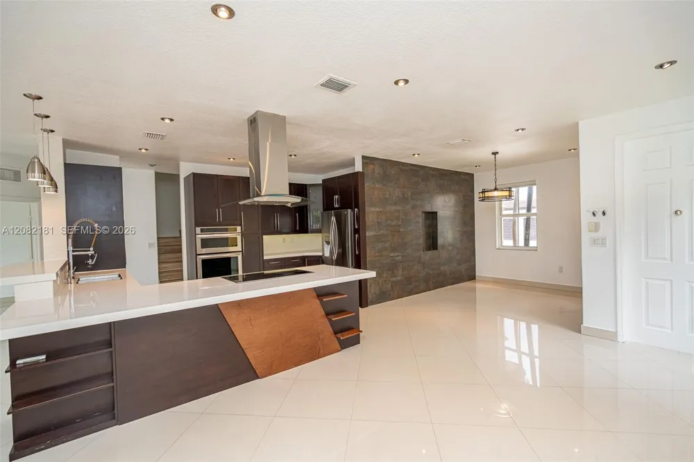 7670 NW 113th Path Doral, FL 33178