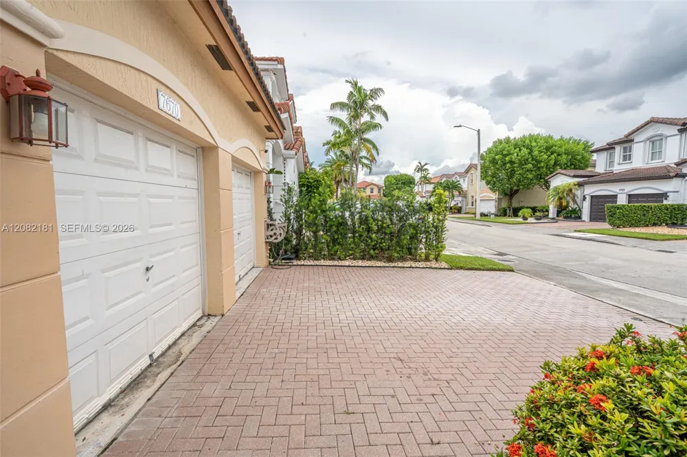 7670 NW 113th Path Doral, FL 33178