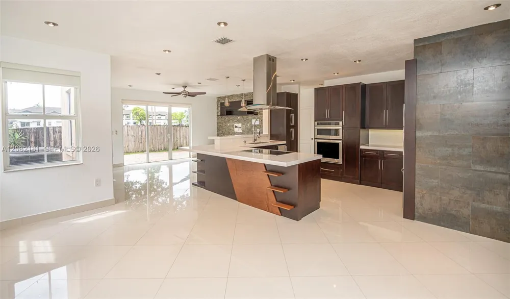 7670 NW 113th Path Doral, FL 33178