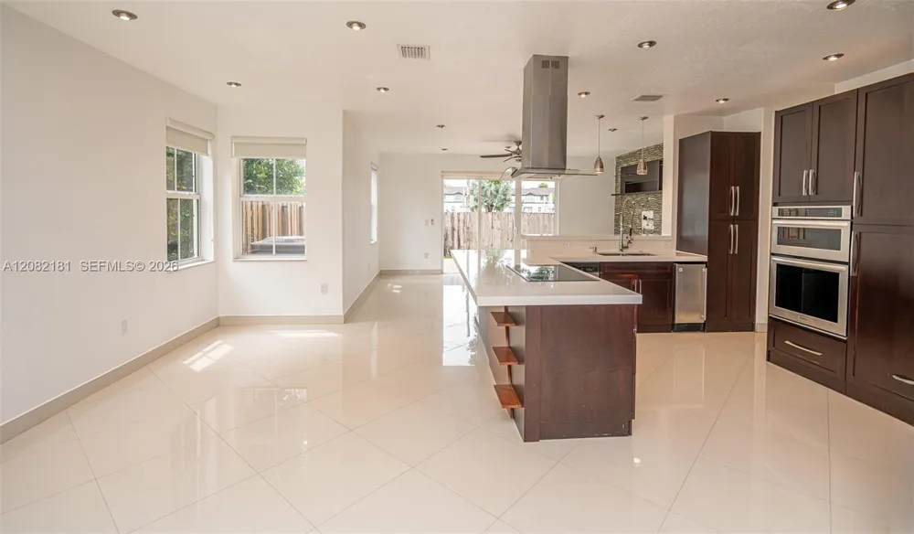 7670 NW 113th Path Doral, FL 33178