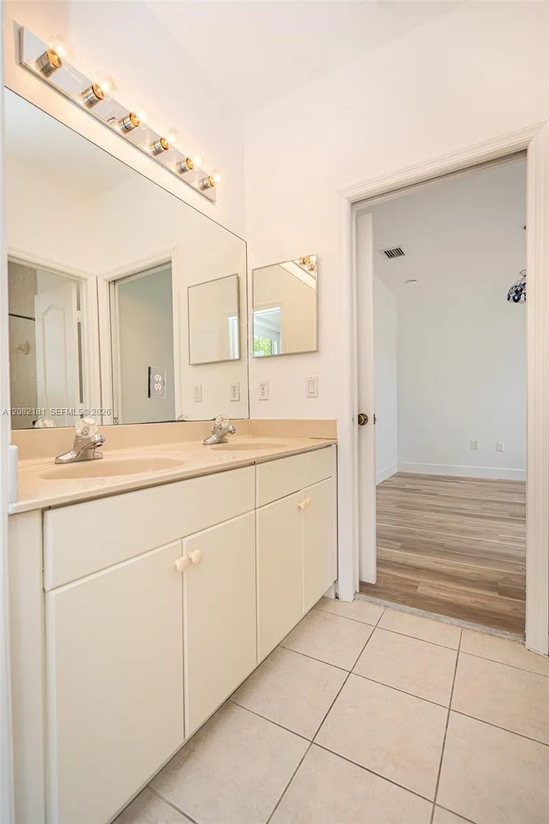 7670 NW 113th Path Doral, FL 33178