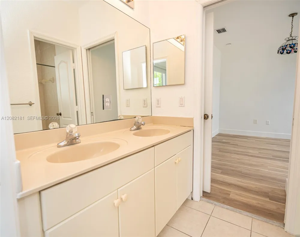7670 NW 113th Path Doral, FL 33178