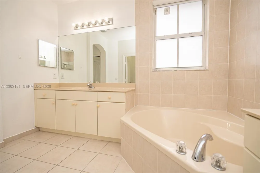 7670 NW 113th Path Doral, FL 33178