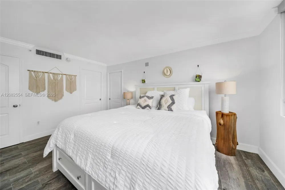 6917 Collins Ave #1409 Miami Beach, FL 33141