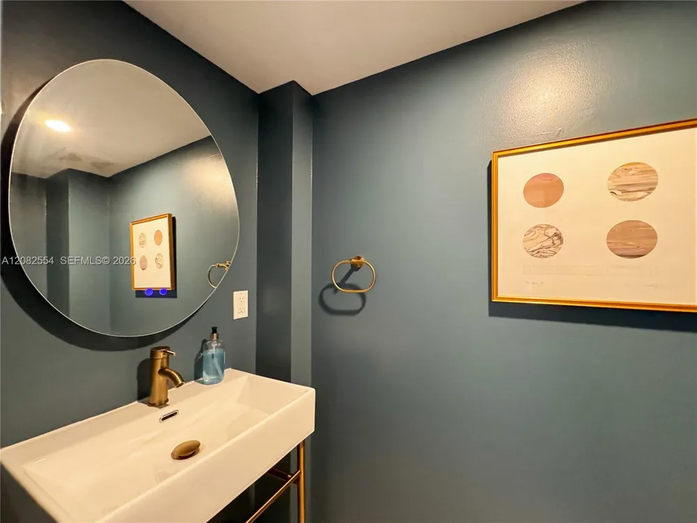 6917 Collins Ave #1409 Miami Beach, FL 33141
