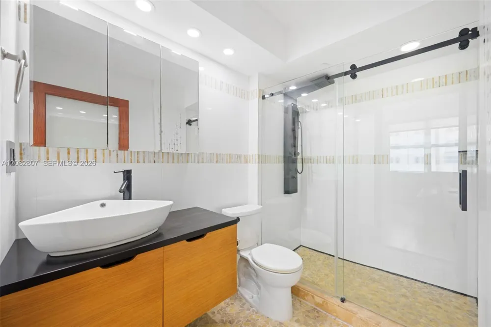 1901 S Ocean Dr #303 Hollywood, FL 33019