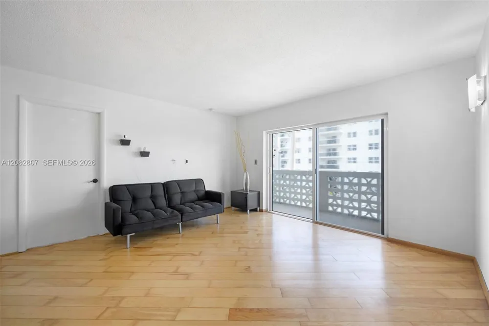 1901 S Ocean Dr #303 Hollywood, FL 33019