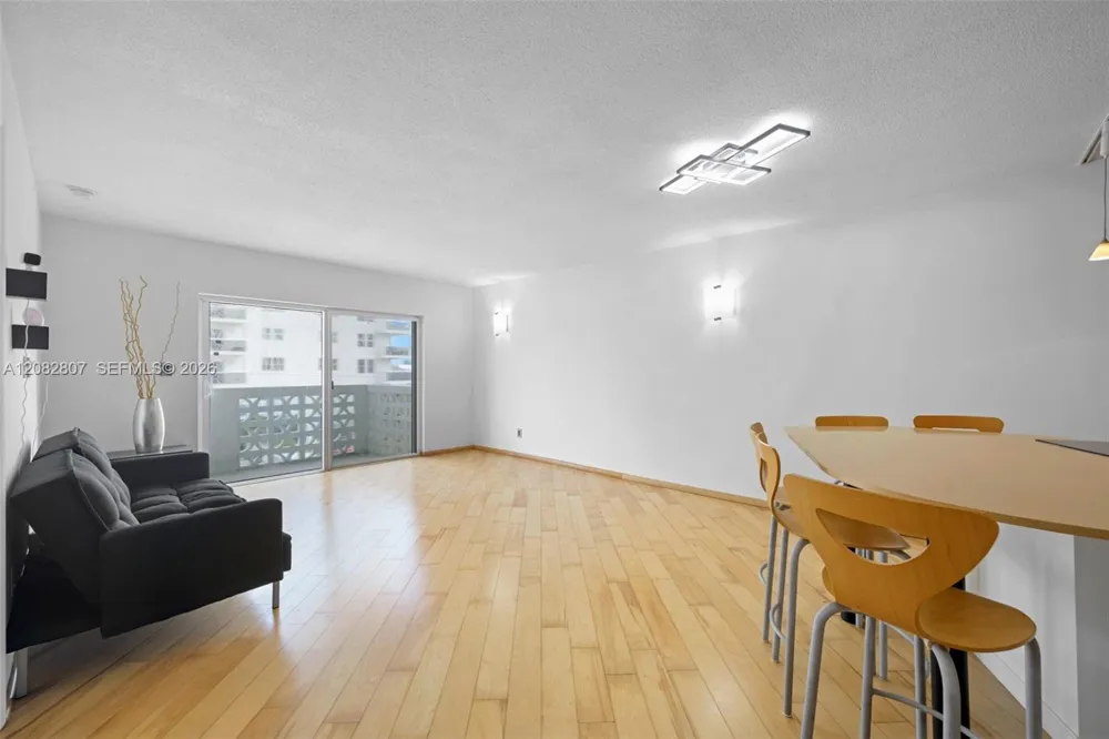 1901 S Ocean Dr #303 Hollywood, FL 33019