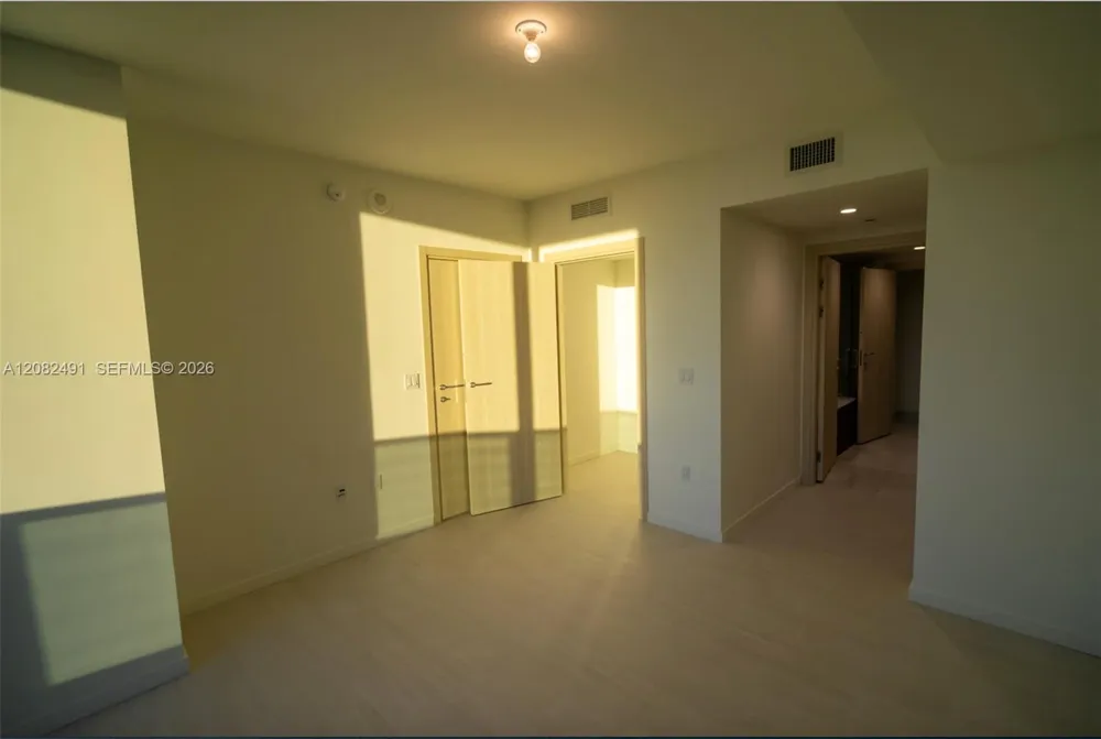 1000 Brickell Plaza #2406 Miami, FL 33131