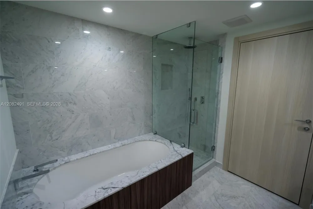 1000 Brickell Plaza #2406 Miami, FL 33131