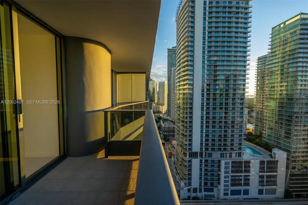 1000 Brickell Plaza #2406 Miami, FL 33131