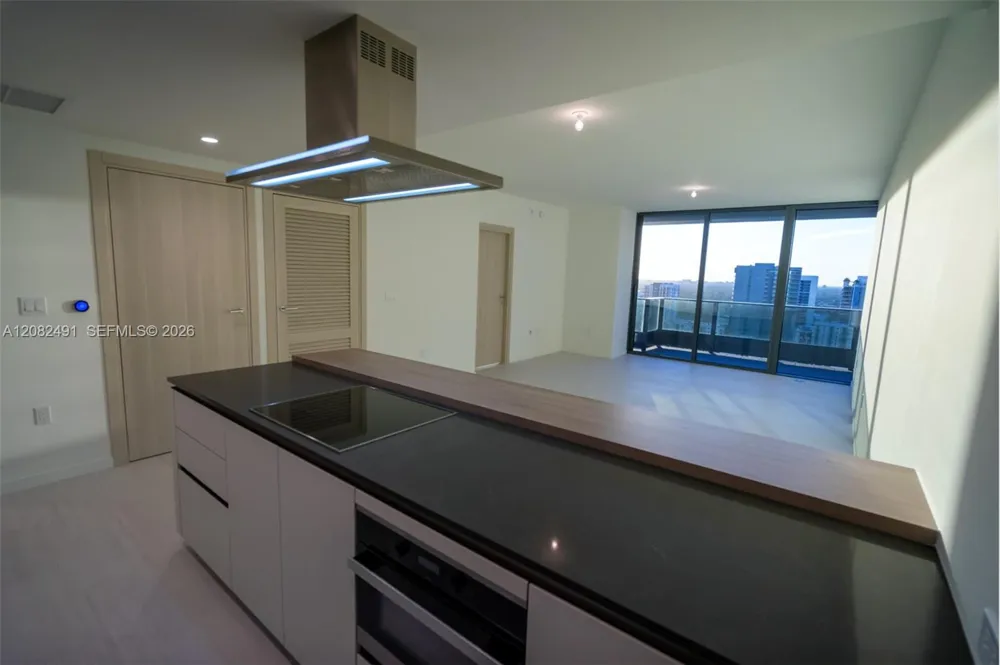 1000 Brickell Plaza #2406 Miami, FL 33131