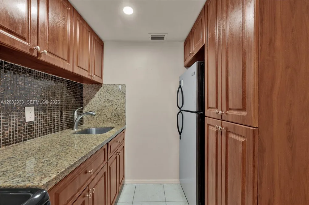 2145 SW 7th St #3 Miami, FL 33135