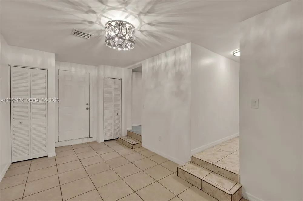 2145 SW 7th St #3 Miami, FL 33135