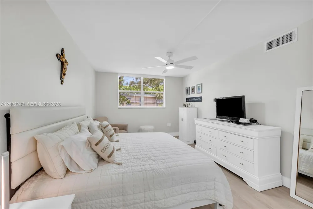 9091 Lime Bay Blvd #211 Tamarac, FL 33321