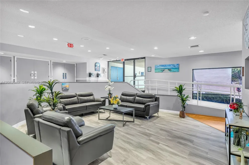 9091 Lime Bay Blvd #211 Tamarac, FL 33321