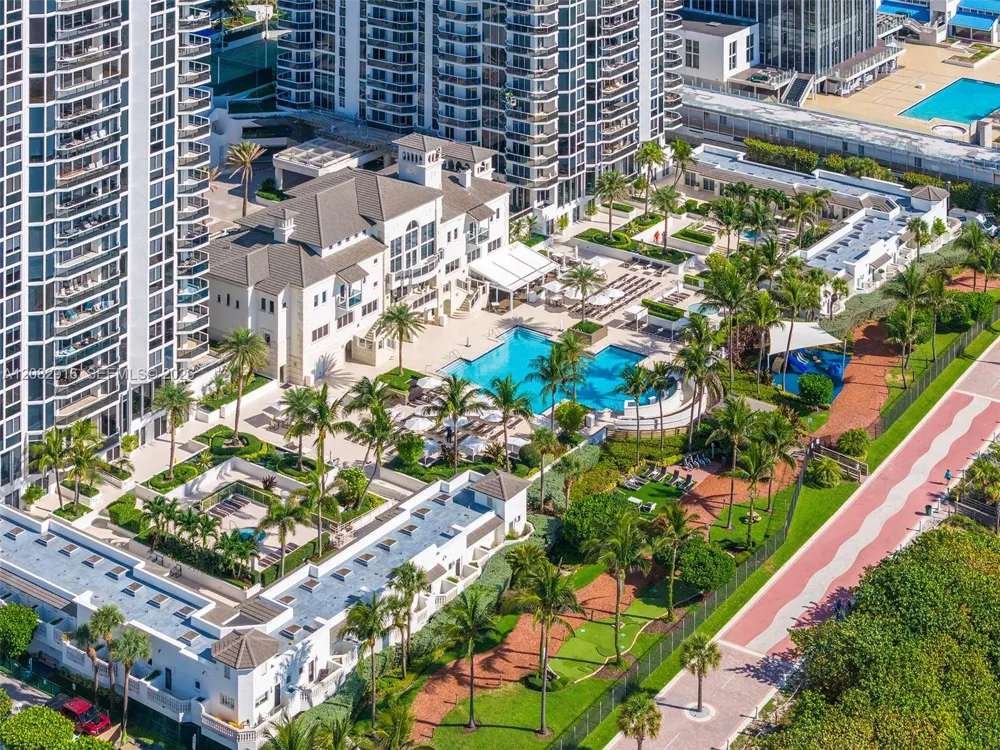 4779 Collins Ave #1805 Miami Beach, FL 33140