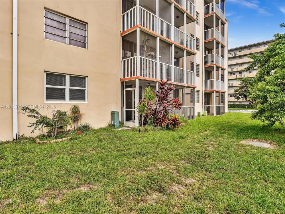1700 NE 191st St #102 Miami, FL 33179