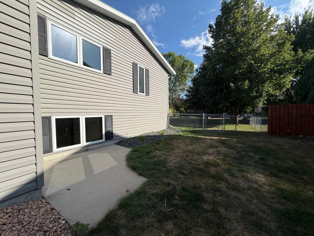 1608 38th Avenue S Fargo, ND 58104