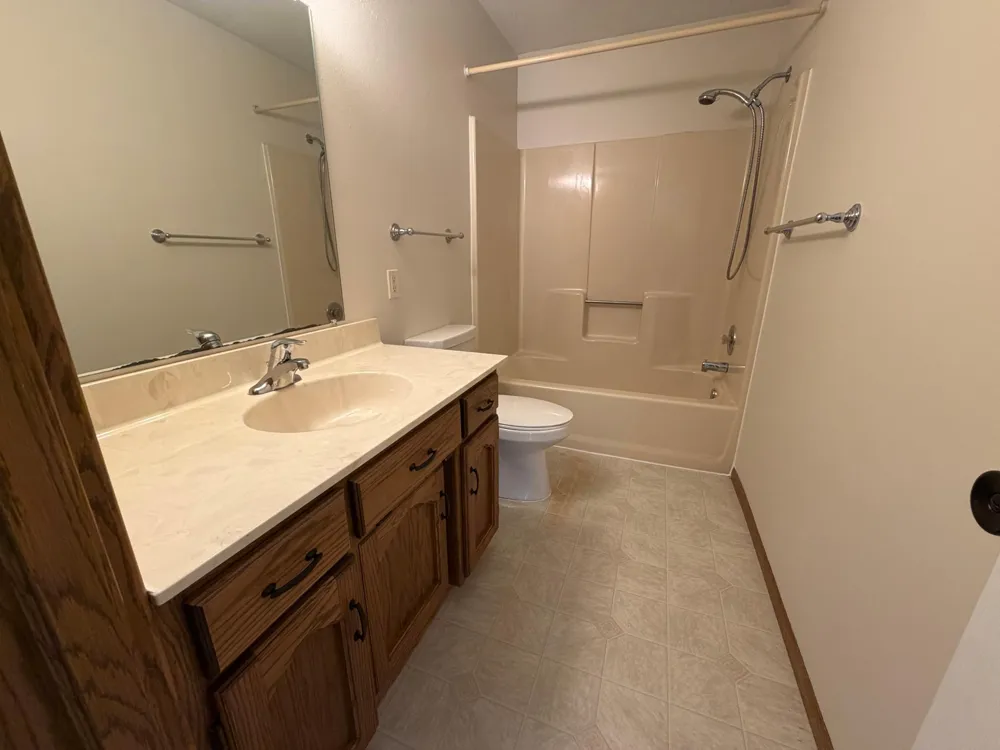 1608 38th Avenue S Fargo, ND 58104