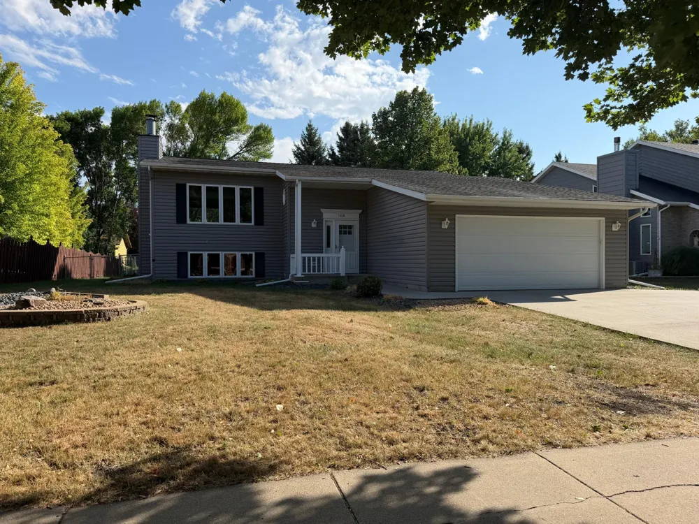 1608 38th Avenue S Fargo, ND 58104