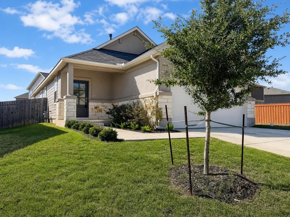 366 Papaya Drive Buda, TX 78610